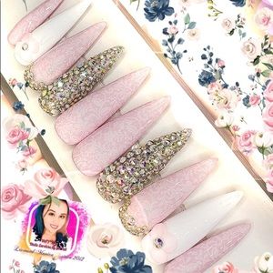 Rose pink- almond shape-Swarovski Nails!